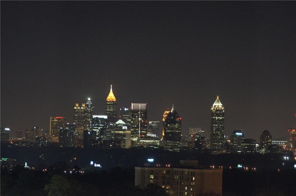 2 bedroom, 1,245 sq ft condominium sold at 3324 Peachtree Road 902, Atlanta, GA 30326