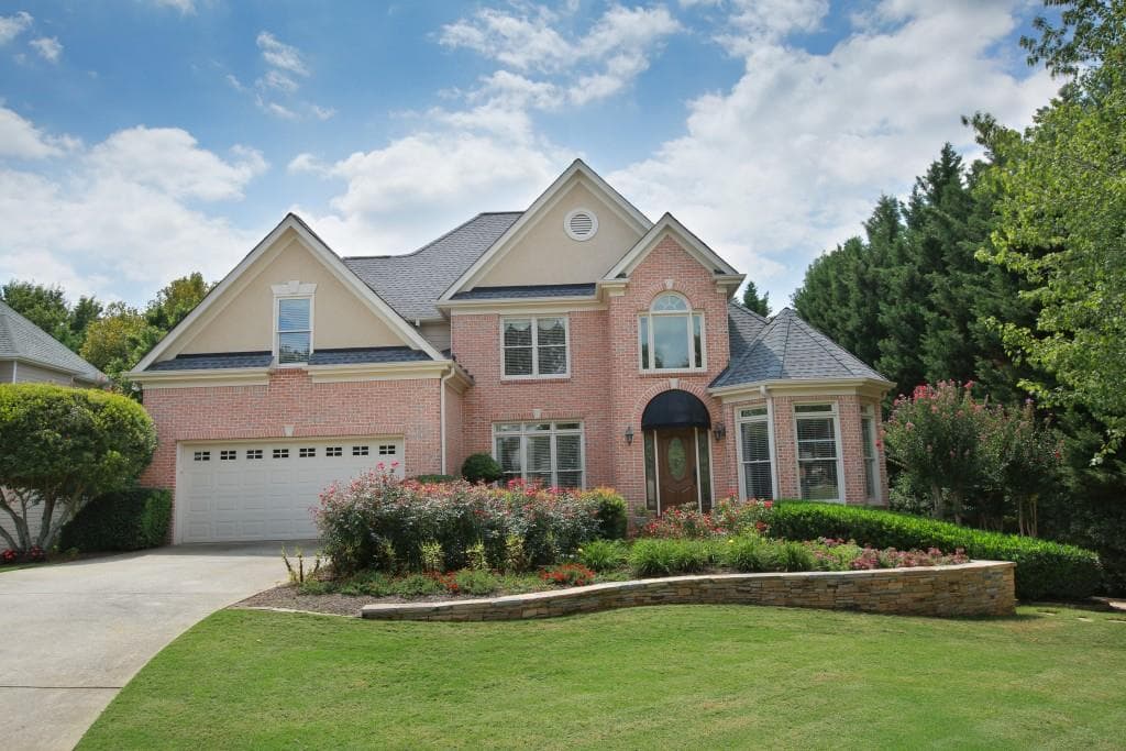 5 bedroom, 3,011 sq ft single family residence sold at 315 Morning Dew Circle, Roswell, GA 30075