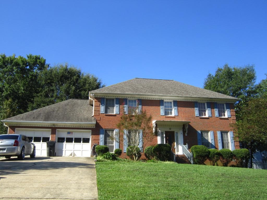 4 bedroom, 2,404 sq ft single family residence sold at 1095 Sweetwater Circle, Lawrenceville, GA 30044