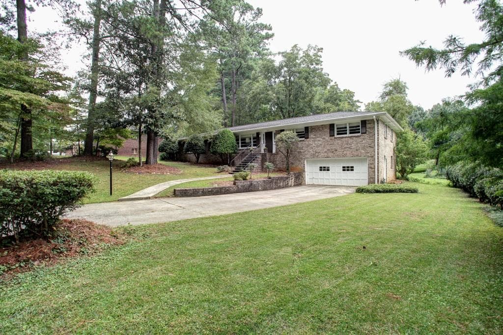 135 Lloyd Drive, Marietta, GA 30066 — most recent listing photo