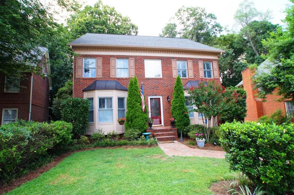 4 bedroom, 2,595 sq ft single family residence sold at 3100 Queens Walk, Atlanta, GA 30345