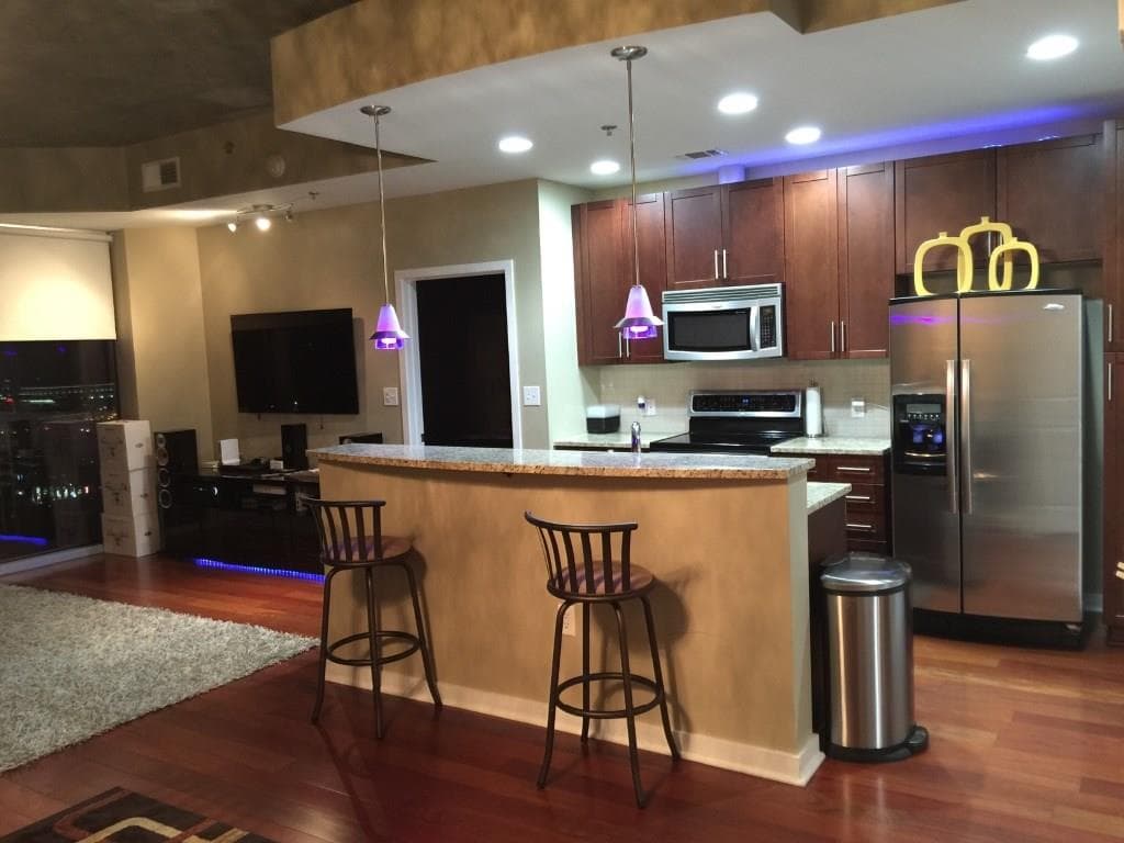 2 bedroom, 986 sq ft condominium sold at 855 Peachtree Street 3405, Atlanta, GA 30308