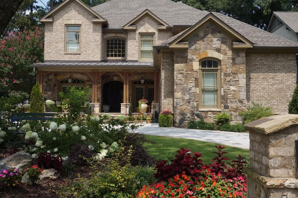 5 bedroom, 5,000 sq ft single family residence sold at 664 Darlington Road, Atlanta, GA 30305