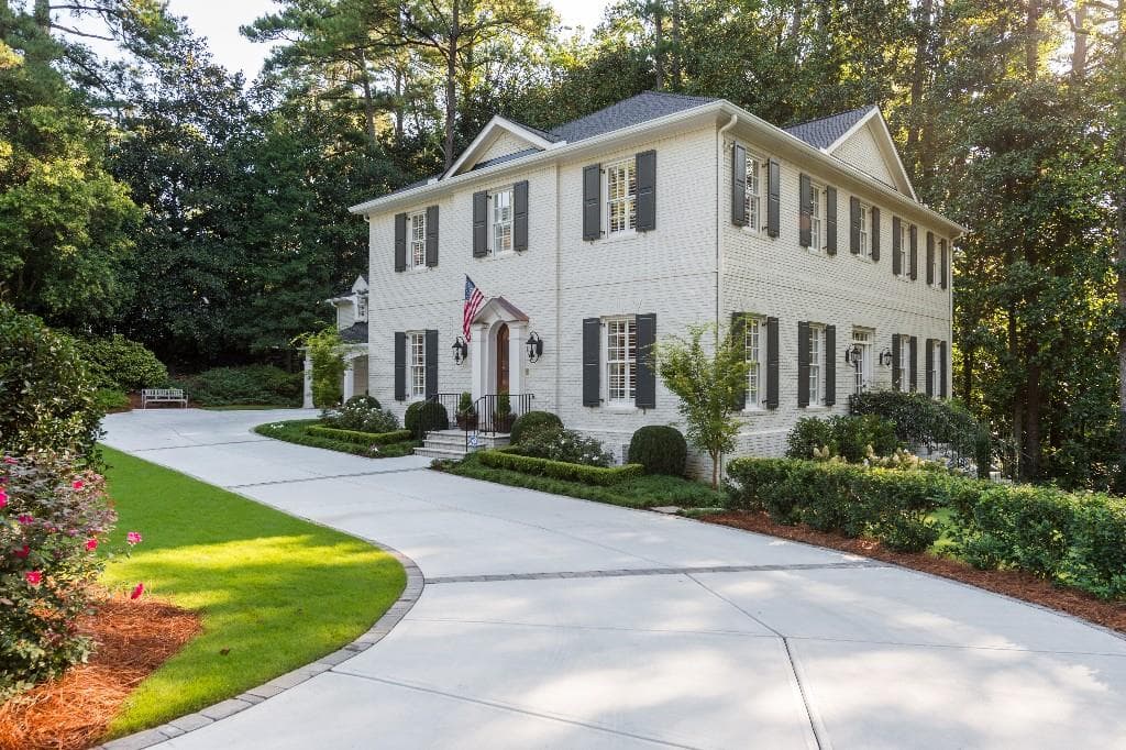 5 bedroom, 5,800 sq ft single family residence sold at 3351 W Andrews Drive, Atlanta, GA 30305
