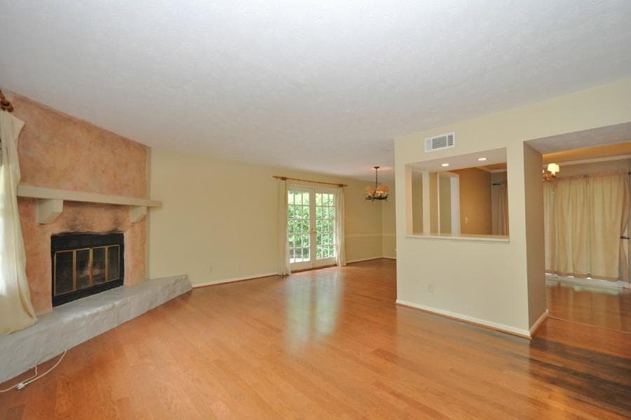 3 bedroom, 2,108 sq ft condominium sold at 1100 Hampton Way, Atlanta, GA 30324