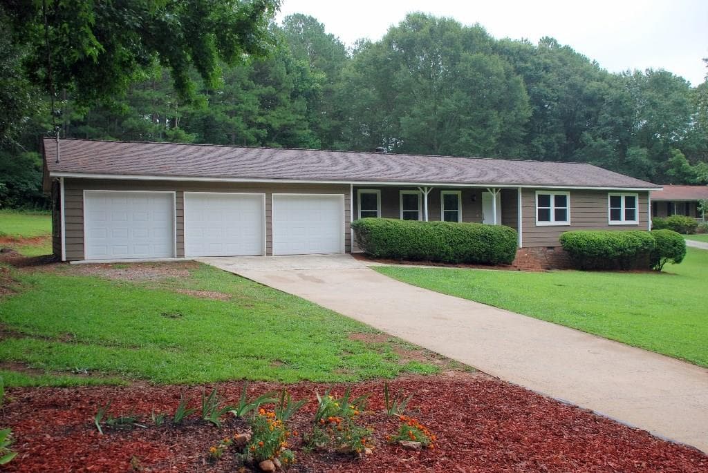 390 Vineyard Drive, Marietta, GA 30064 — most recent listing photo