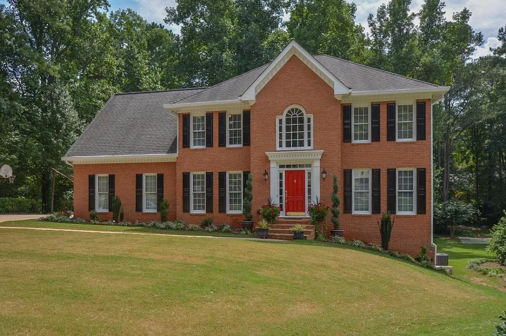 6 bedroom, 2,966 sq ft single family residence sold at 11099 Linbrook Lane, Johns Creek, GA 30097