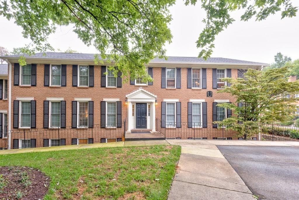 1 bedroom, 750 sq ft condominium sold at 1101 Collier Road U1, Atlanta, GA 30318
