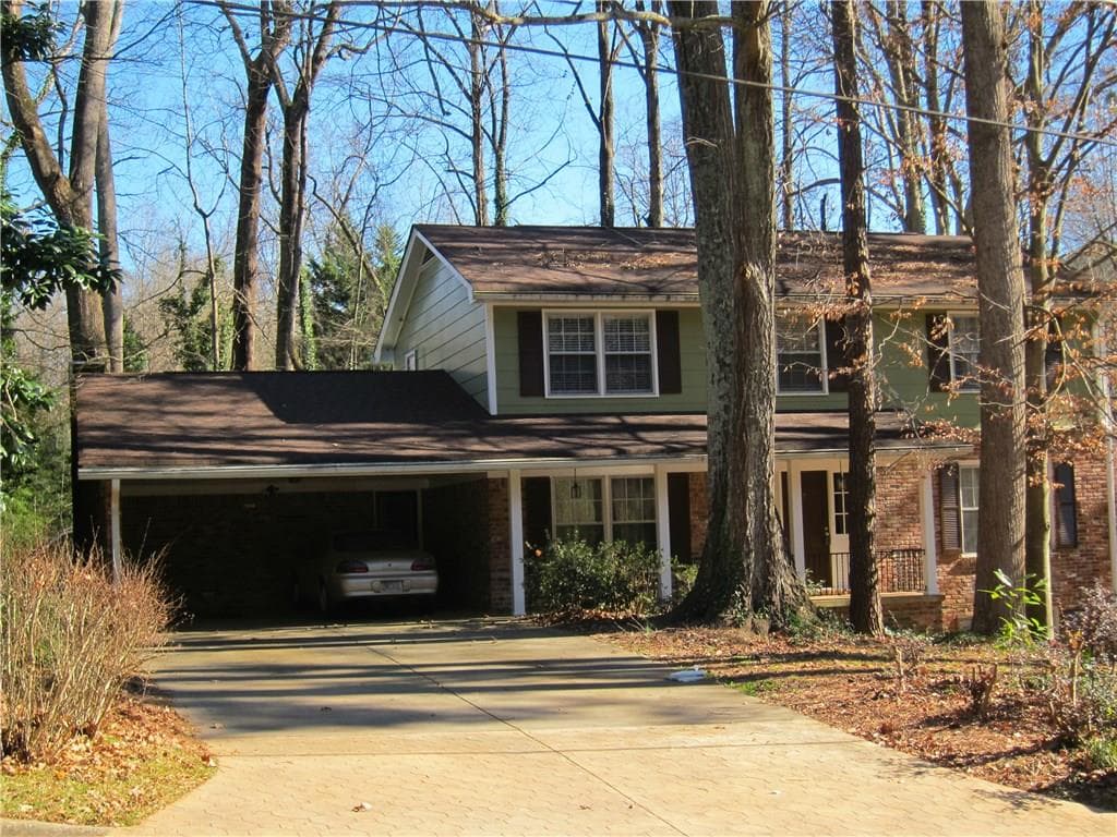 4 bedroom, 2,444 sq ft single family residence sold at 2873 Evans Woods Drive, Atlanta, GA 30340