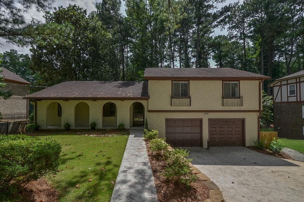 3 bedroom, 2,584 sq ft single family residence sold at 3270 Sewell Mill Road, Marietta, GA 30062