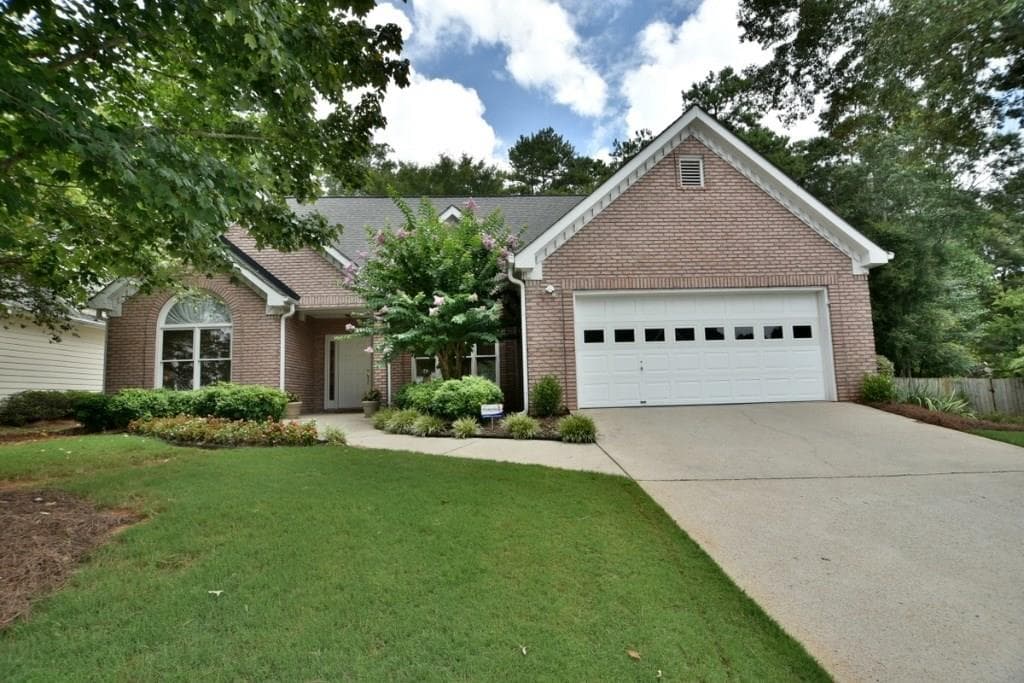 4 bedroom, 2,905 sq ft single family residence sold at 761 Windsor Oak Circle, Lawrenceville, GA 30045