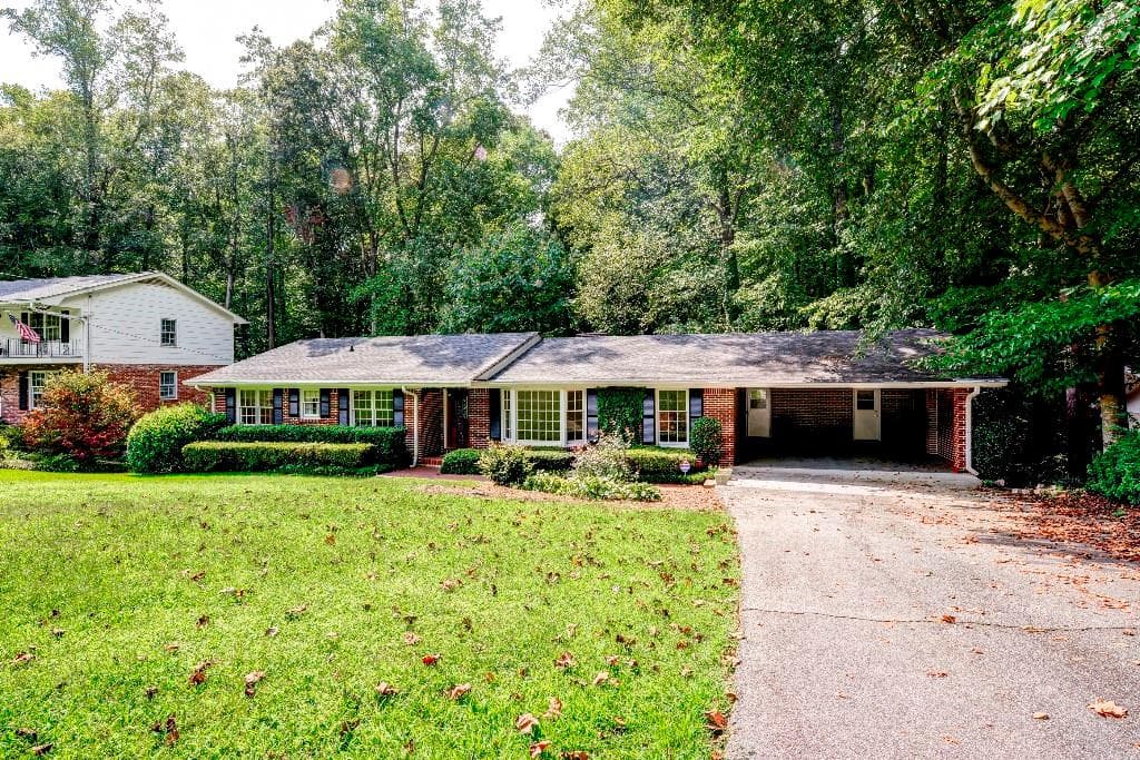 4 bedroom, 3,400 sq ft single family residence sold at 2346 Henderson Mill Court, Atlanta, GA 30345