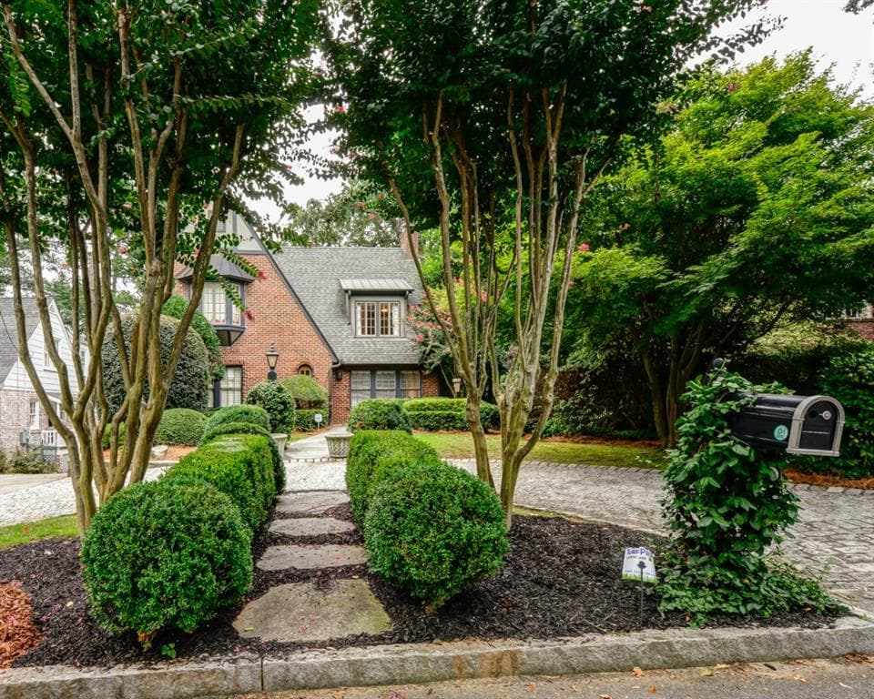 5 bedroom, 2,994 sq ft single family residence sold at 2787 Atwood Road, Atlanta, GA 30305