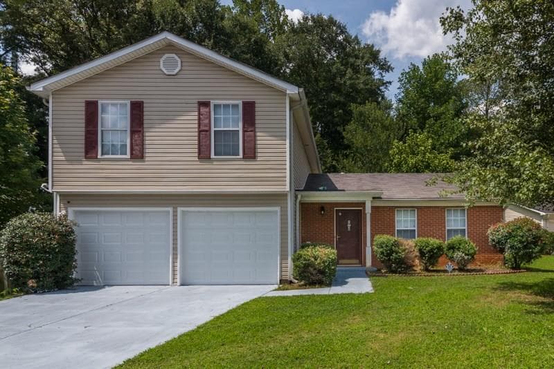 3 bedroom, 1,713 sq ft single family residence sold at 1950 Oak Terrace Drive, Atlanta, GA 30316
