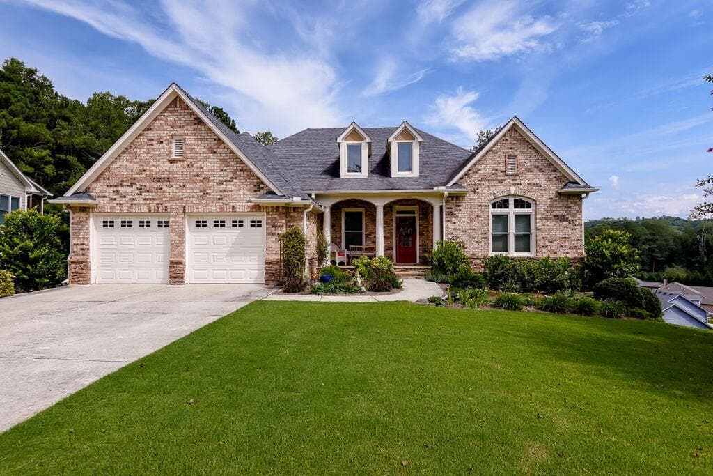 4 bedroom, 3,549 sq ft single family residence sold at 412 Trotters Run, Woodstock, GA 30188