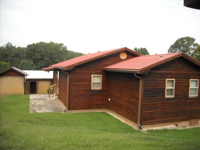 2 bedroom single family residence sold at 250 Cassville Pine Log Road, White, GA 30184