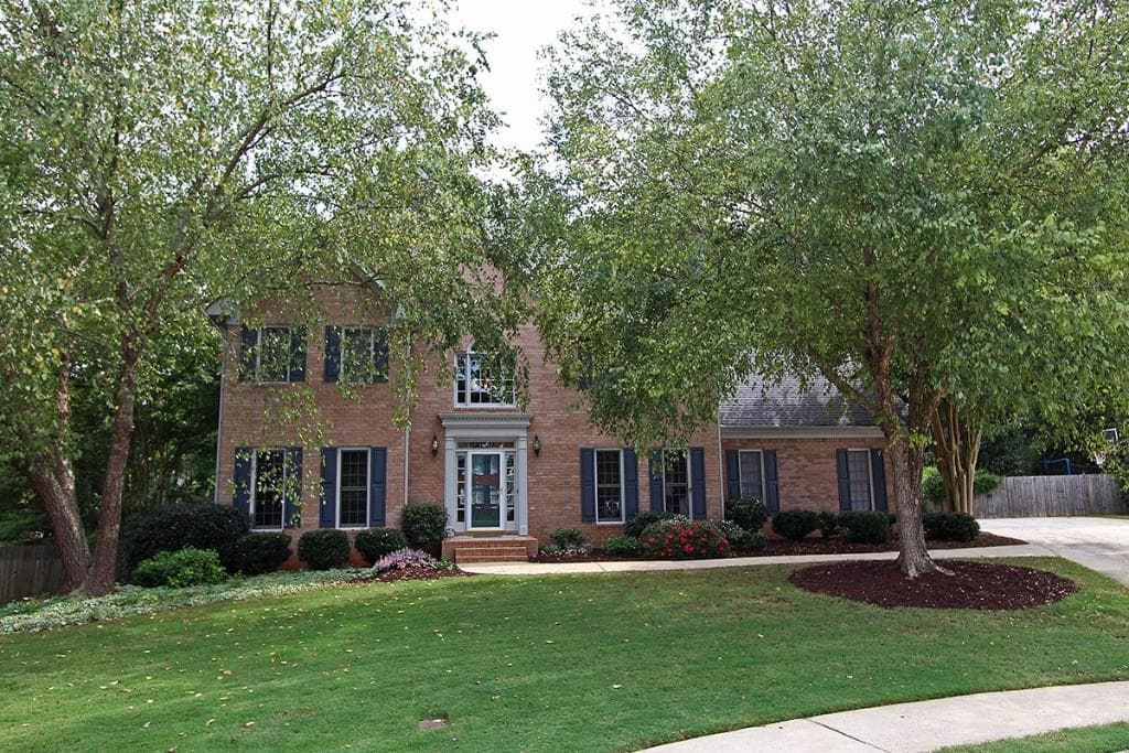 4 bedroom, 4,052 sq ft single family residence sold at 1484 Bellflower Court, Lilburn, GA 30047