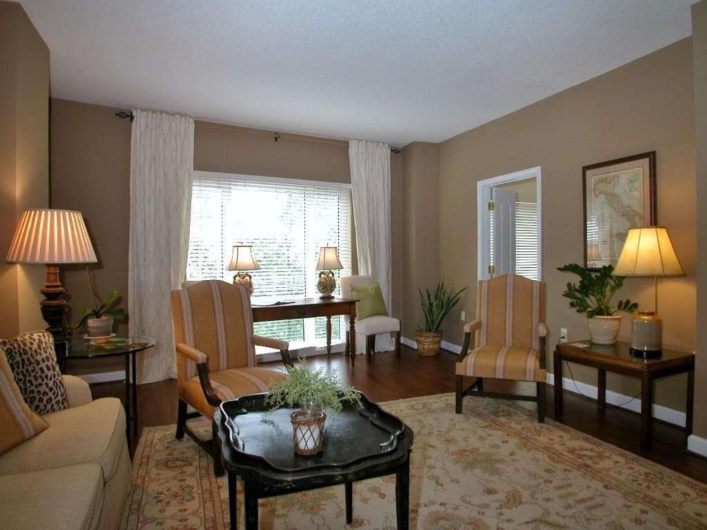 1 bedroom, 1,012 sq ft condominium sold at 3475 Oak Valley Road 280, Atlanta, GA 30326