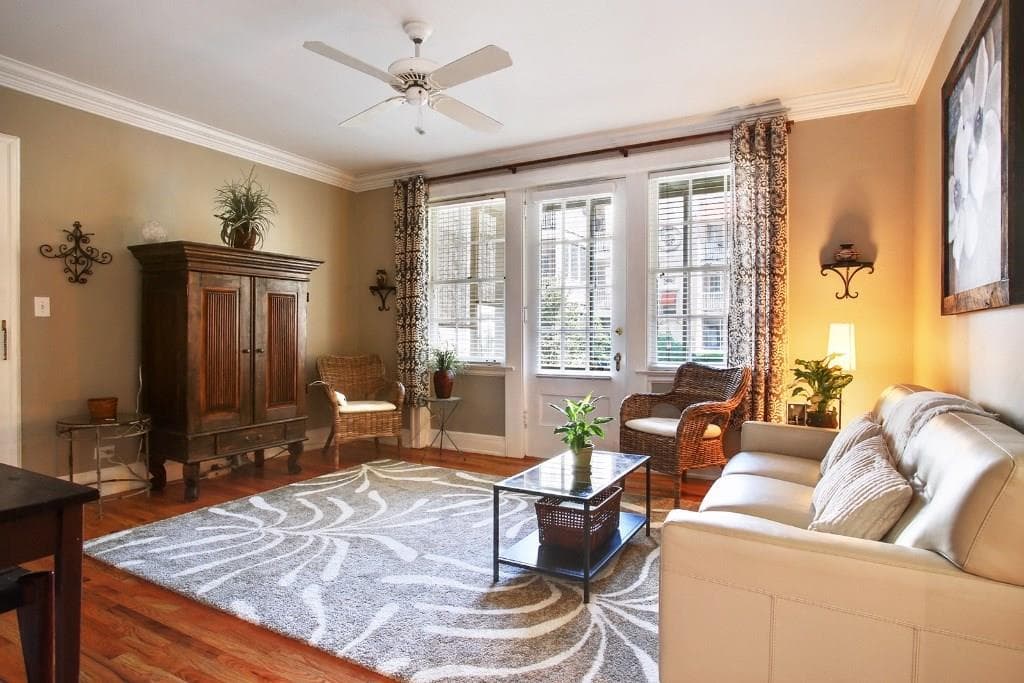 1 bedroom, 878 sq ft condominium sold at 2222 Peachtree Road B2, Atlanta, GA 30309