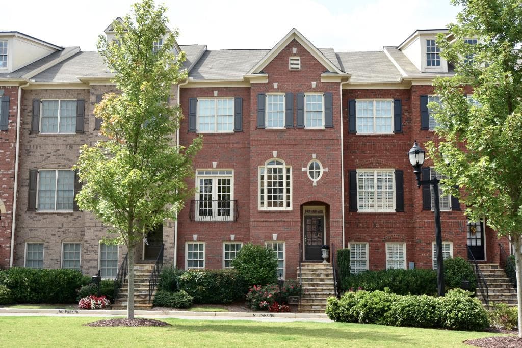 4 bedroom, 2,898 sq ft townhouse sold at 573 Parkside Village Way, Marietta, GA 30060