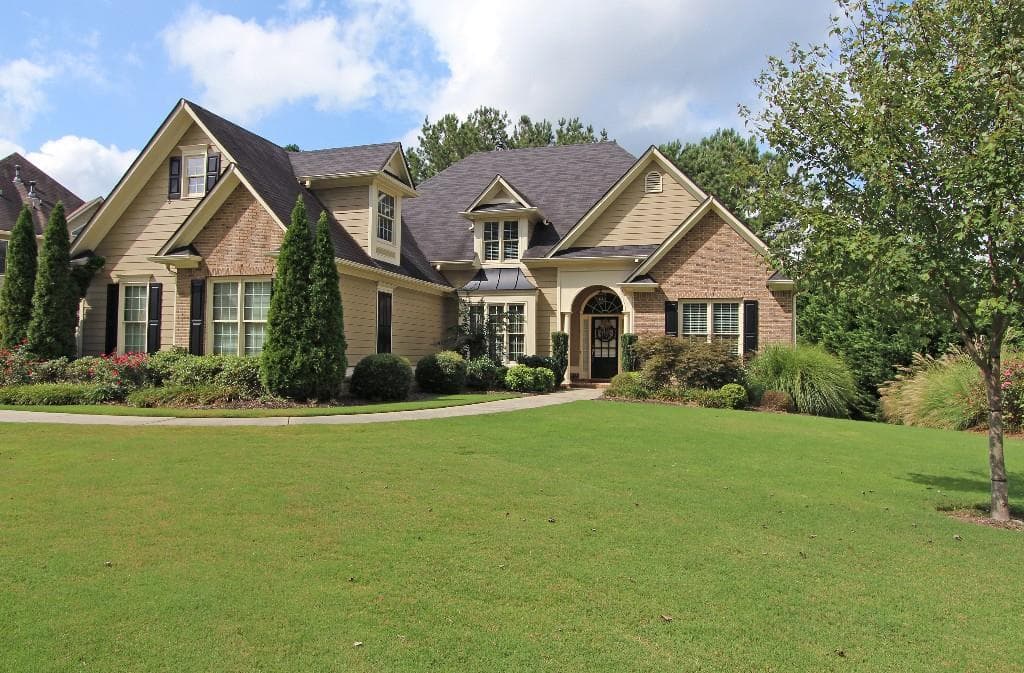 5 bedroom, 2,800 sq ft single family residence sold at 142 Bentleaf Drive, Dallas, GA 30132