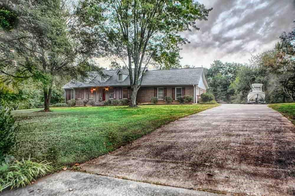 1715 Jackson Court, Cumming, GA 30040 — most recent listing photo