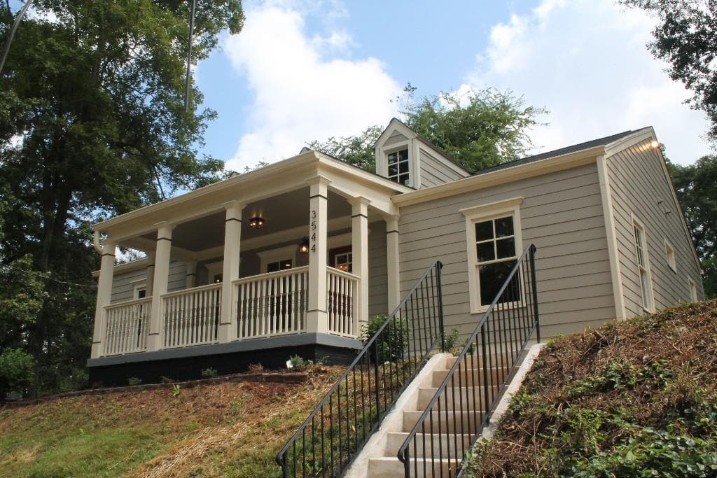 3 bedroom, 1,562 sq ft single family residence sold at 3544 College Street, College Park, GA 30337