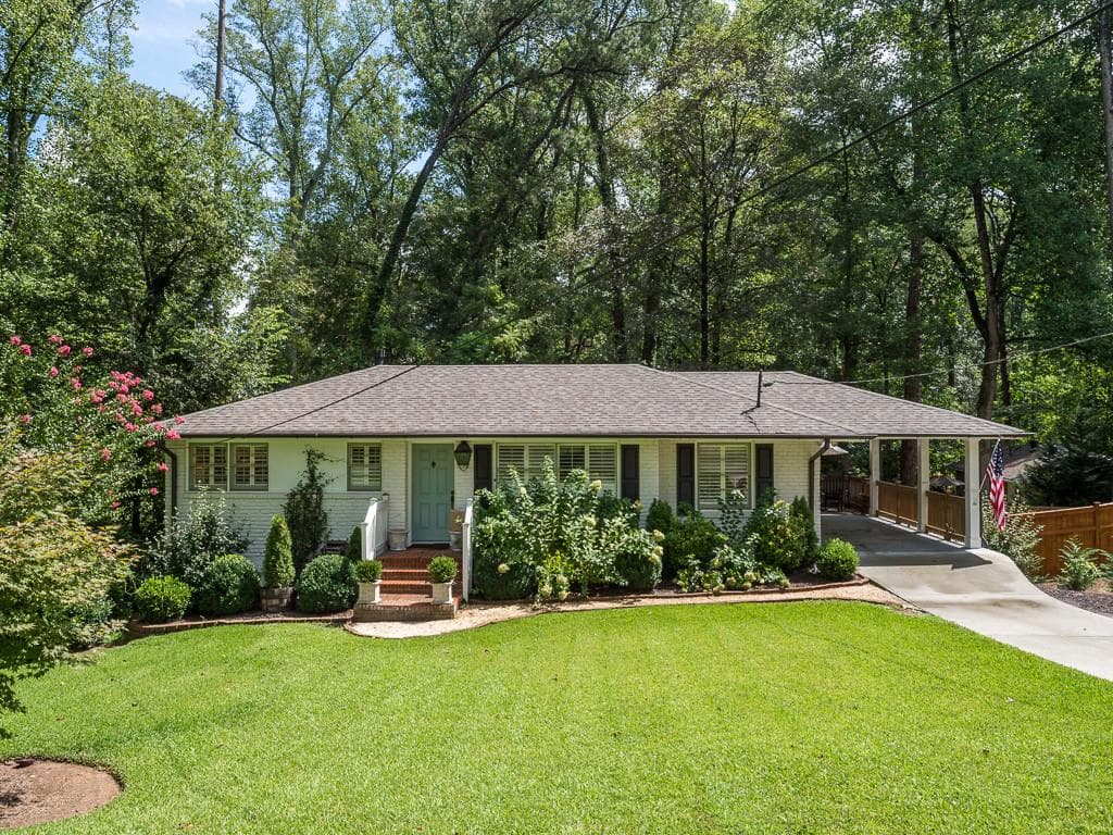 3 bedroom, 1,300 sq ft single family residence sold at 2719 Green Meadows Lane, Brookhaven, GA 30319