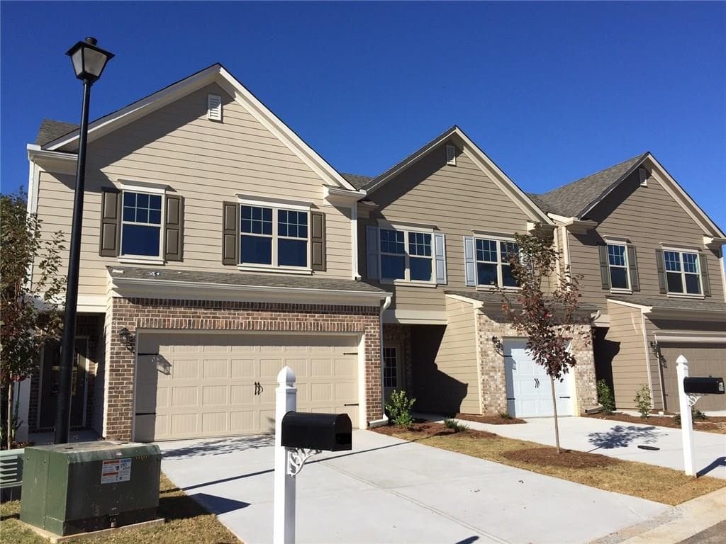 2560 Maple Leaf Terrace 72, Cumming, GA 30041 — most recent listing photo