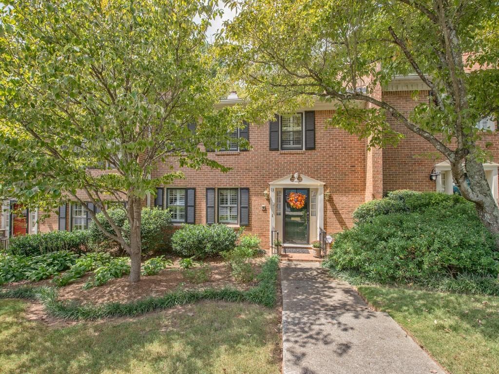 3 bedroom, 1,998 sq ft condominium sold at 4101 Dunwoody Club Drive 13, Atlanta, GA 30350