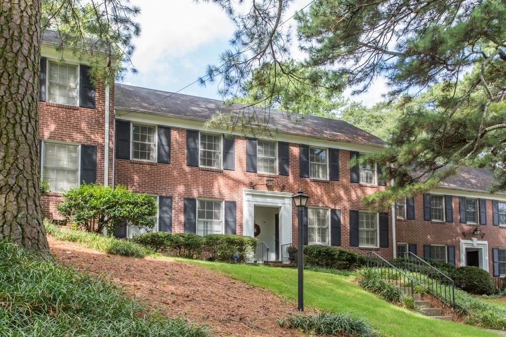 2 bedroom, 1,470 sq ft townhouse sold at 124 Sheridan Drive, Atlanta, GA 30305