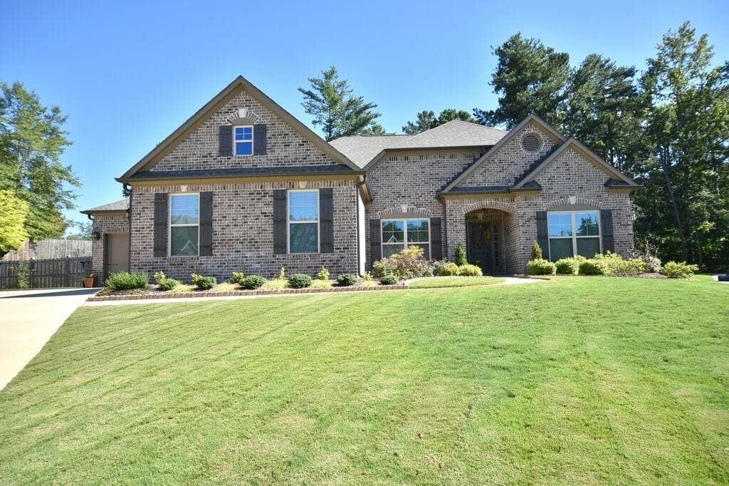 307 Forest Bluff Lane, Sugar Hill, GA 30518 — most recent listing photo