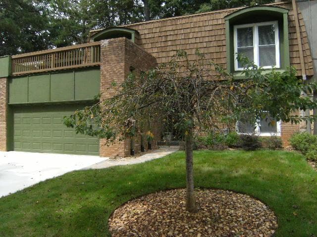 3 bedroom townhouse sold at 235 LAKEVIEW Ridge 235, Roswell, GA 30076