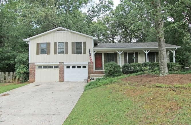 3 bedroom, 1,422 sq ft single family residence sold at 2711 Idlewood Drive, Marietta, GA 30062