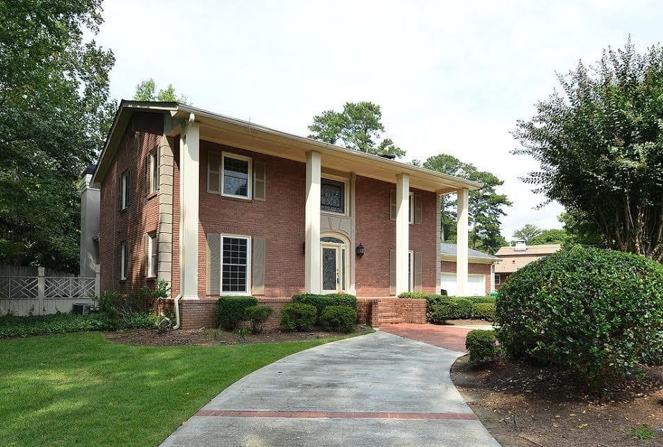 4 bedroom single family residence sold at 5212 N Peachtree Road, Dunwoody, GA 30338