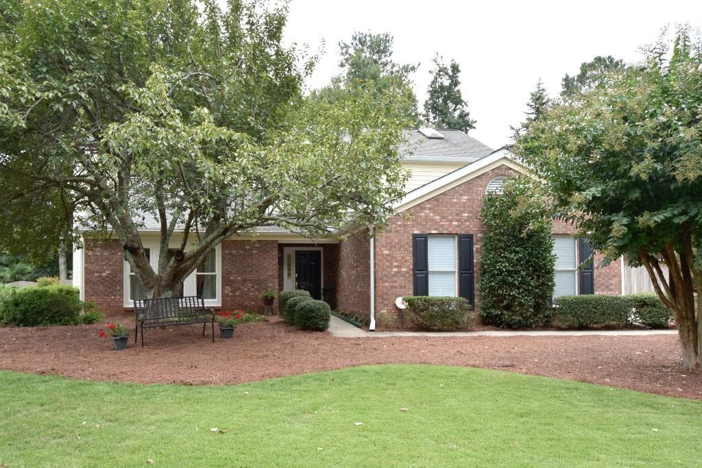 3 bedroom, 2,052 sq ft single family residence sold at 2984 Sutton Glen, Marietta, GA 30062