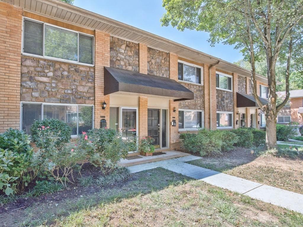 100 Biscayne Drive C-3, Atlanta, GA 30309 — most recent listing photo