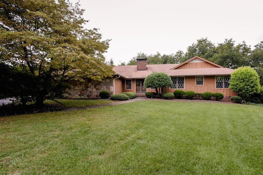180 Saddle Creek Drive, Roswell, GA 30076 — most recent listing photo