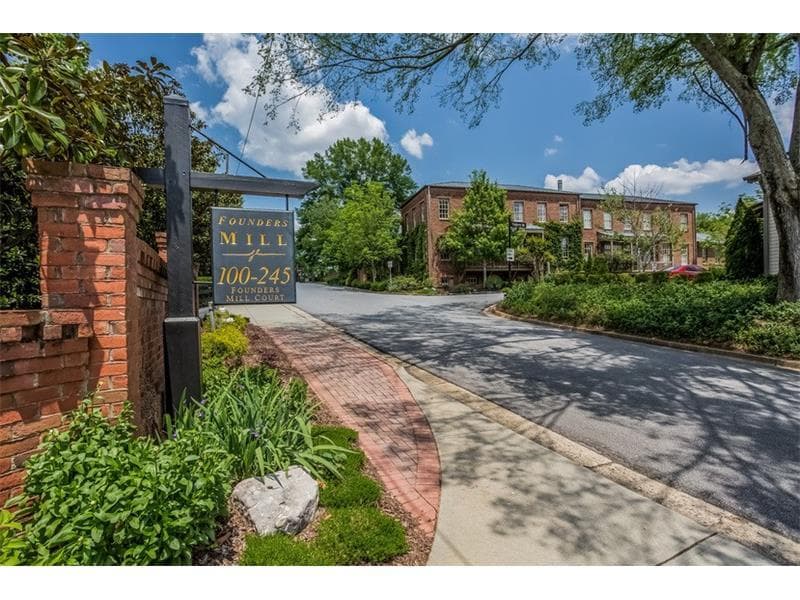 3 bedroom townhouse sold at 225 Founders Mill Court, Roswell, GA 30075