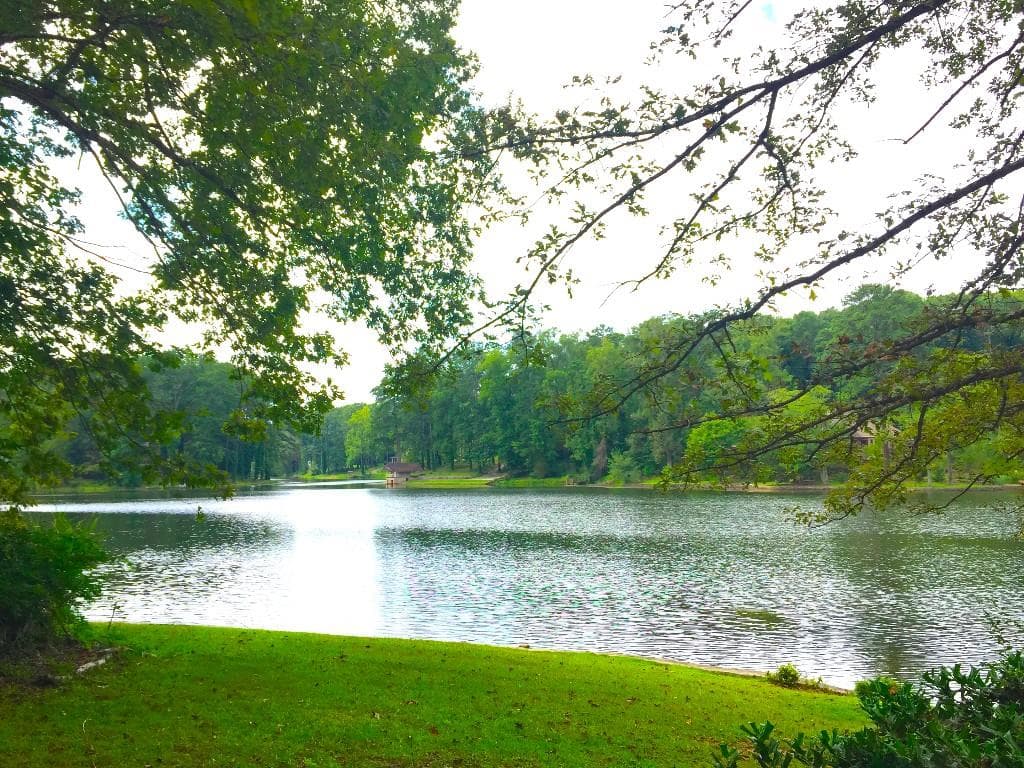 3 bedroom, 2,600 sq ft single family residence sold at 2226 Niskey Lake Trail, Atlanta, GA 30331
