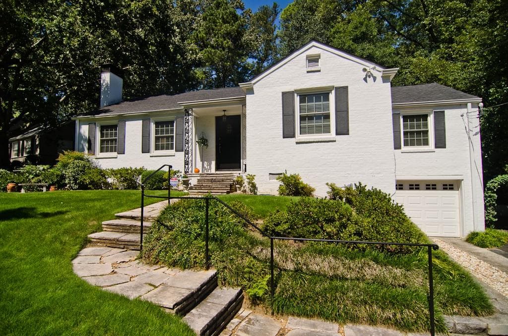 3 bedroom, 1,617 sq ft single family residence sold at 1880 Colland Drive, Atlanta, GA 30318