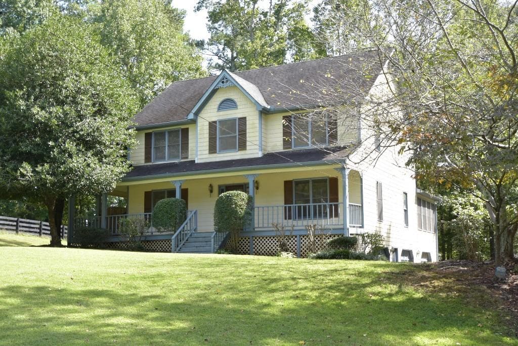 4 bedroom, 2,076 sq ft single family residence sold at 240 Wendy Hill Drive, Alpharetta, GA 30009