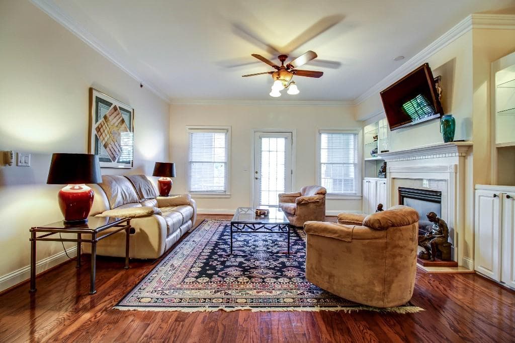2 bedroom, 1,556 sq ft condominium sold at 211 Colonial Homes Drive 2305, Atlanta, GA 30309