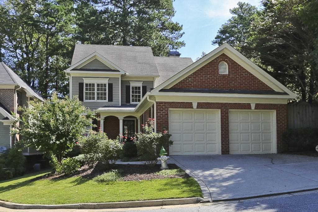 3 bedroom, 2,181 sq ft single family residence sold at 2401 Magnolia Springs Court, Atlanta, GA 30345
