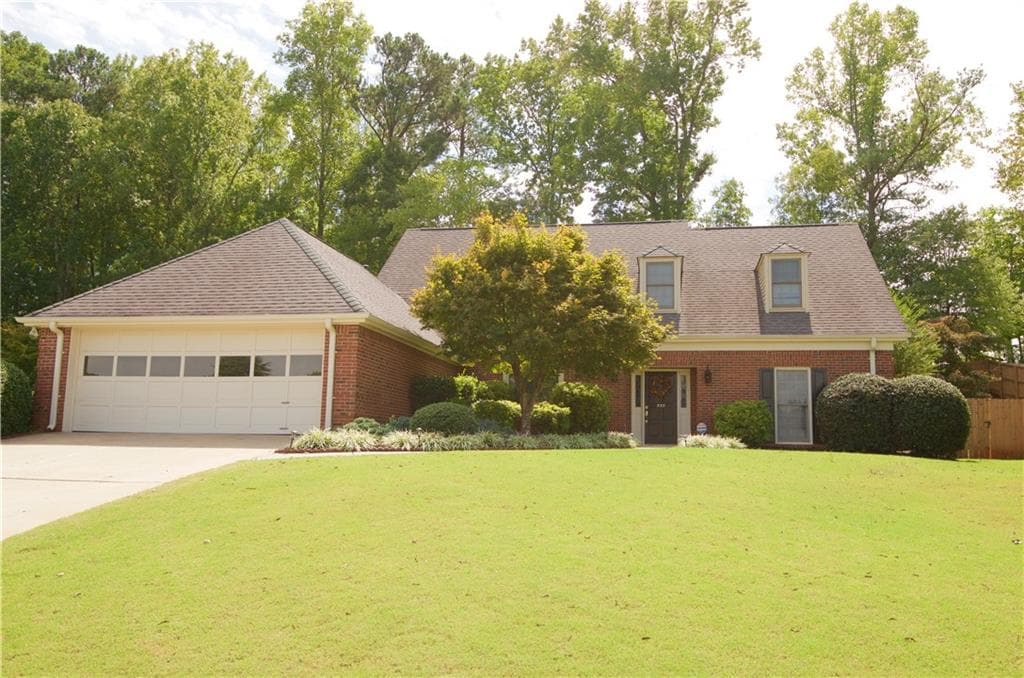335 N Farm Drive, Alpharetta, GA 30004 — most recent listing photo