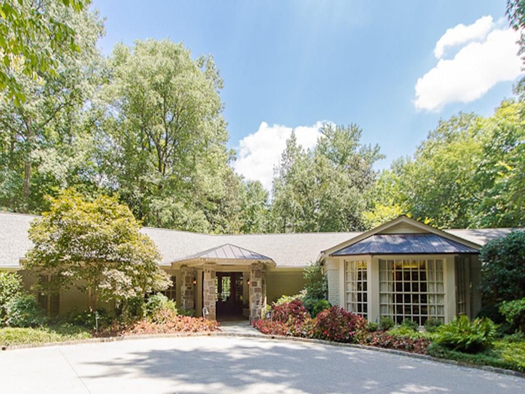 5 bedroom, 4,495 sq ft single family residence sold at 3489 Riverly Road, Atlanta, GA 30327