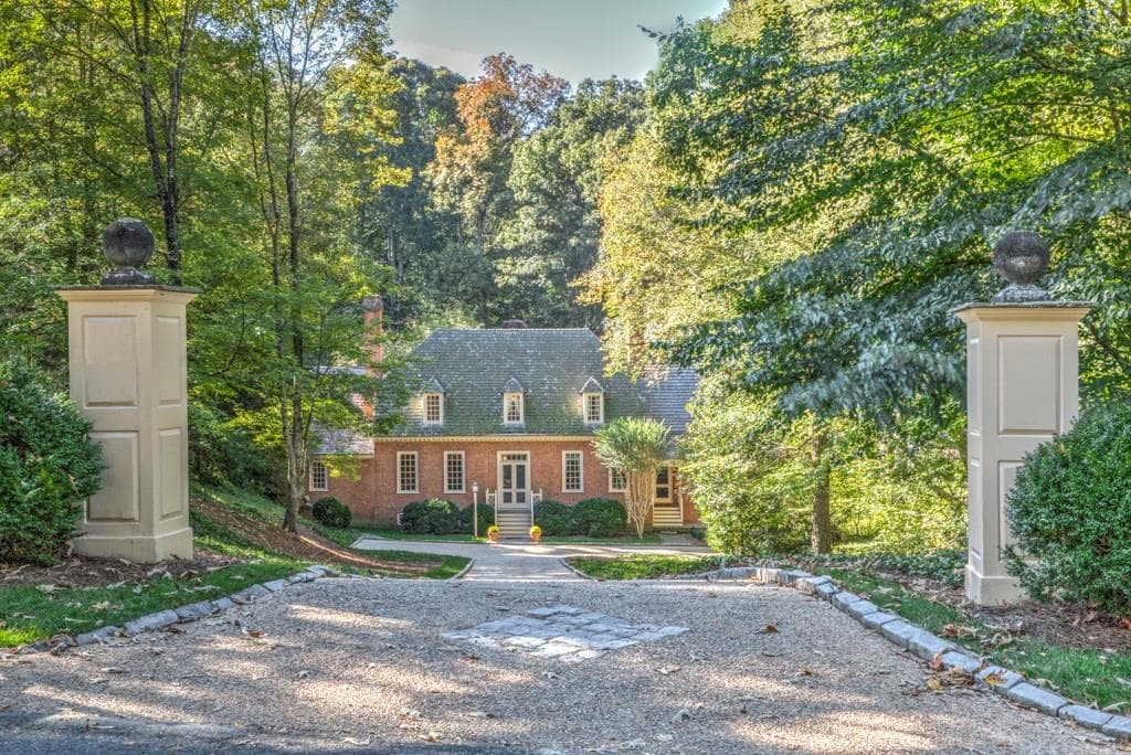 4 bedroom, 4,400 sq ft single family residence sold at 356 Argonne Drive, Atlanta, GA 30305
