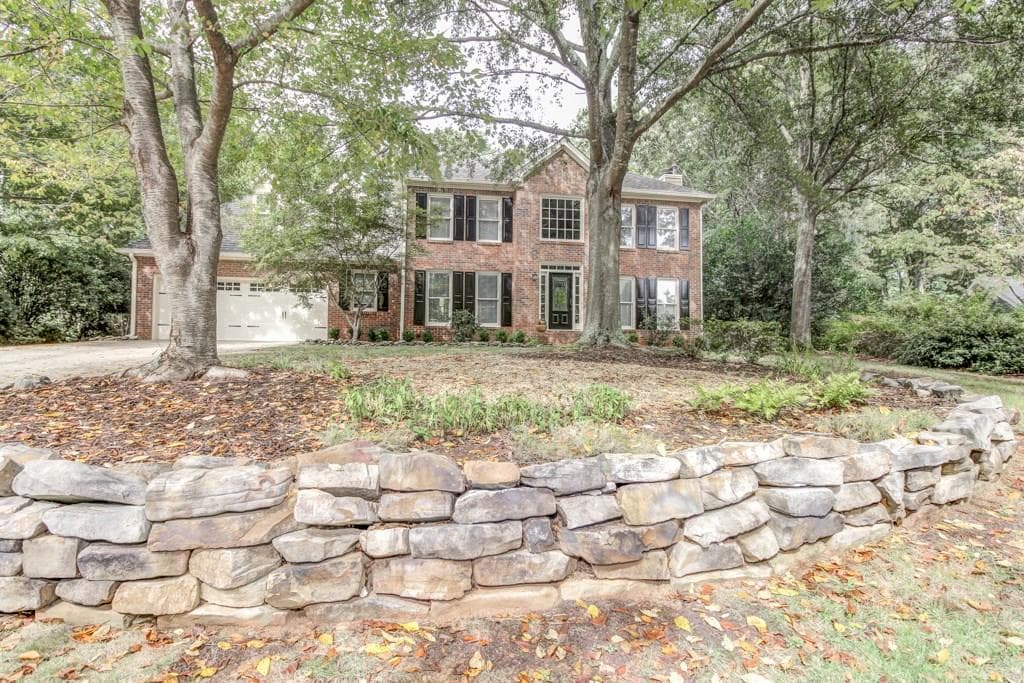 4 bedroom, 2,208 sq ft single family residence sold at 310 Bent Grass Drive, Roswell, GA 30076