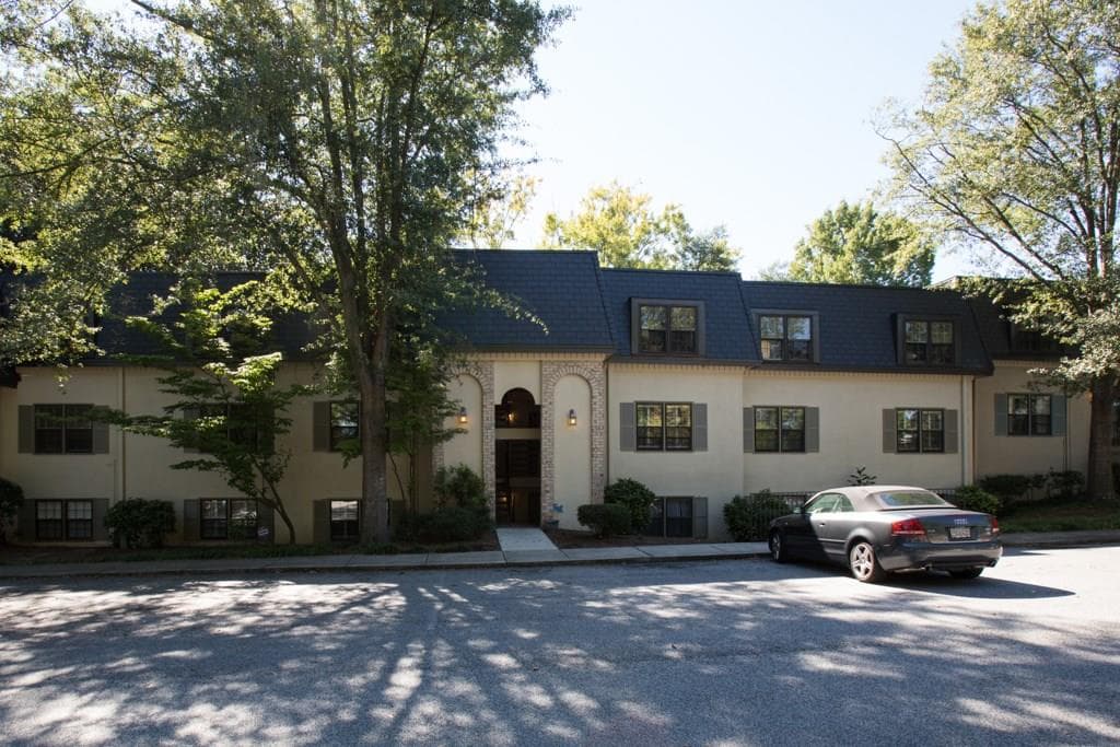 3 bedroom, 1,346 sq ft condominium sold at 59 Chaumont Square, Atlanta, GA 30327