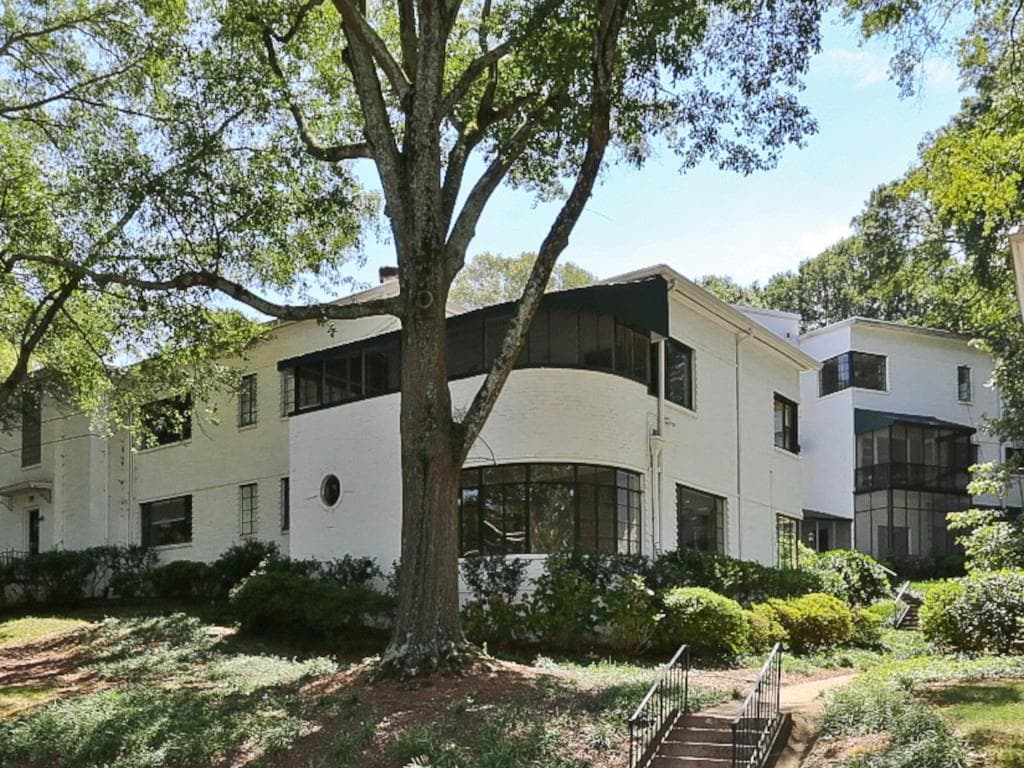 2 bedroom, 1,620 sq ft condominium sold at 1371 Chalmette Drive 46, Atlanta, GA 30306